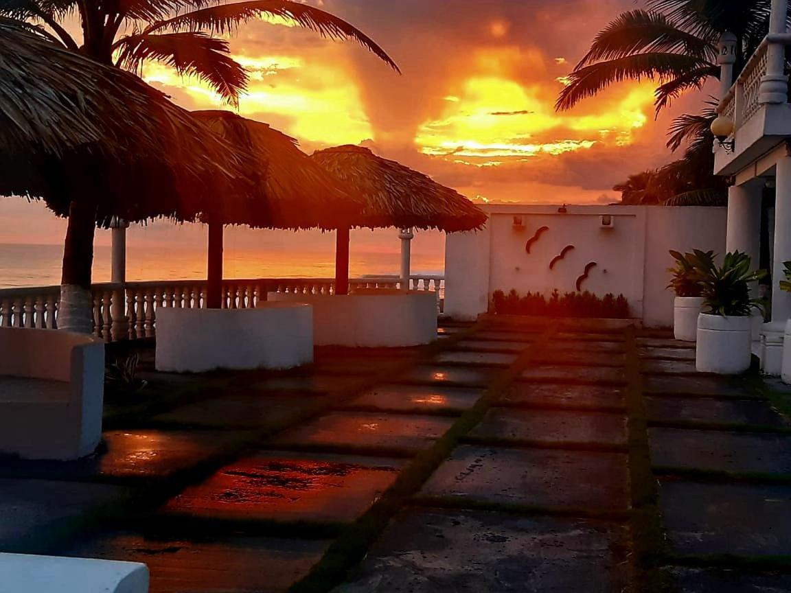 Hotel La Casona Beach El Guayabo Extérieur photo